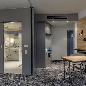 Standard Suite
